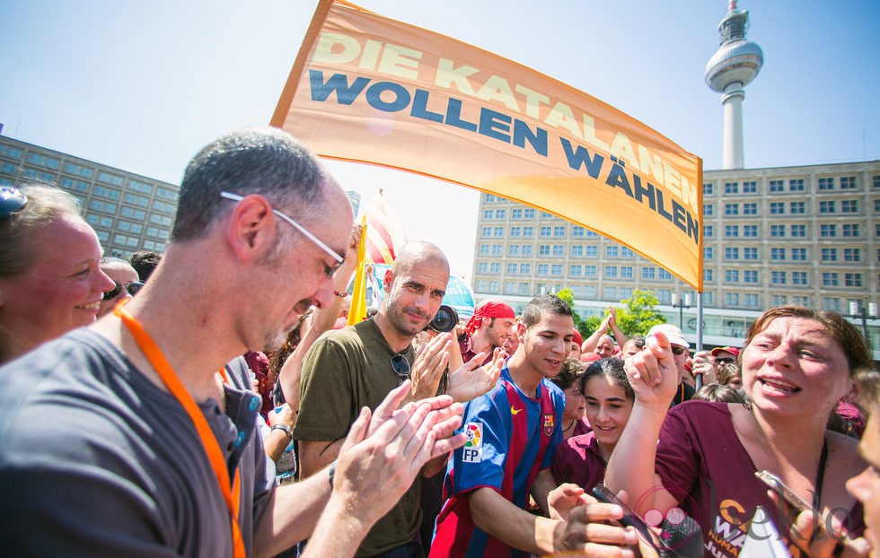 Pep Guardiola en un acto en Berlín en favor del derecho a decidir de Cataluña