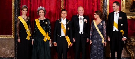 Los Reyes y los Príncipes con el presidente de México y su esposa en una cena de gala en el Palacio Real