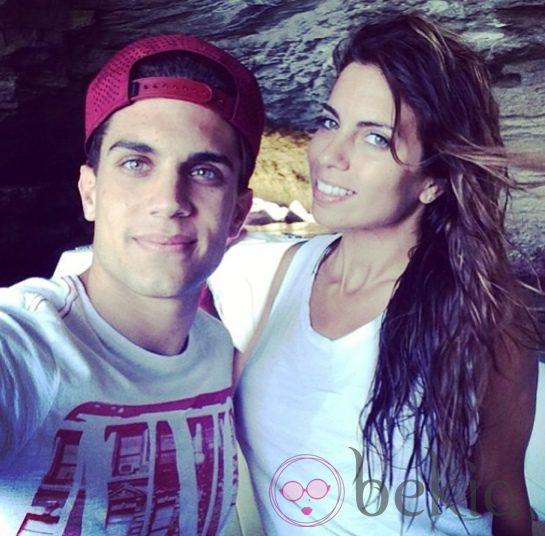 Melissa Jiménez y Marc Bartra durante sus vacaciones de verano