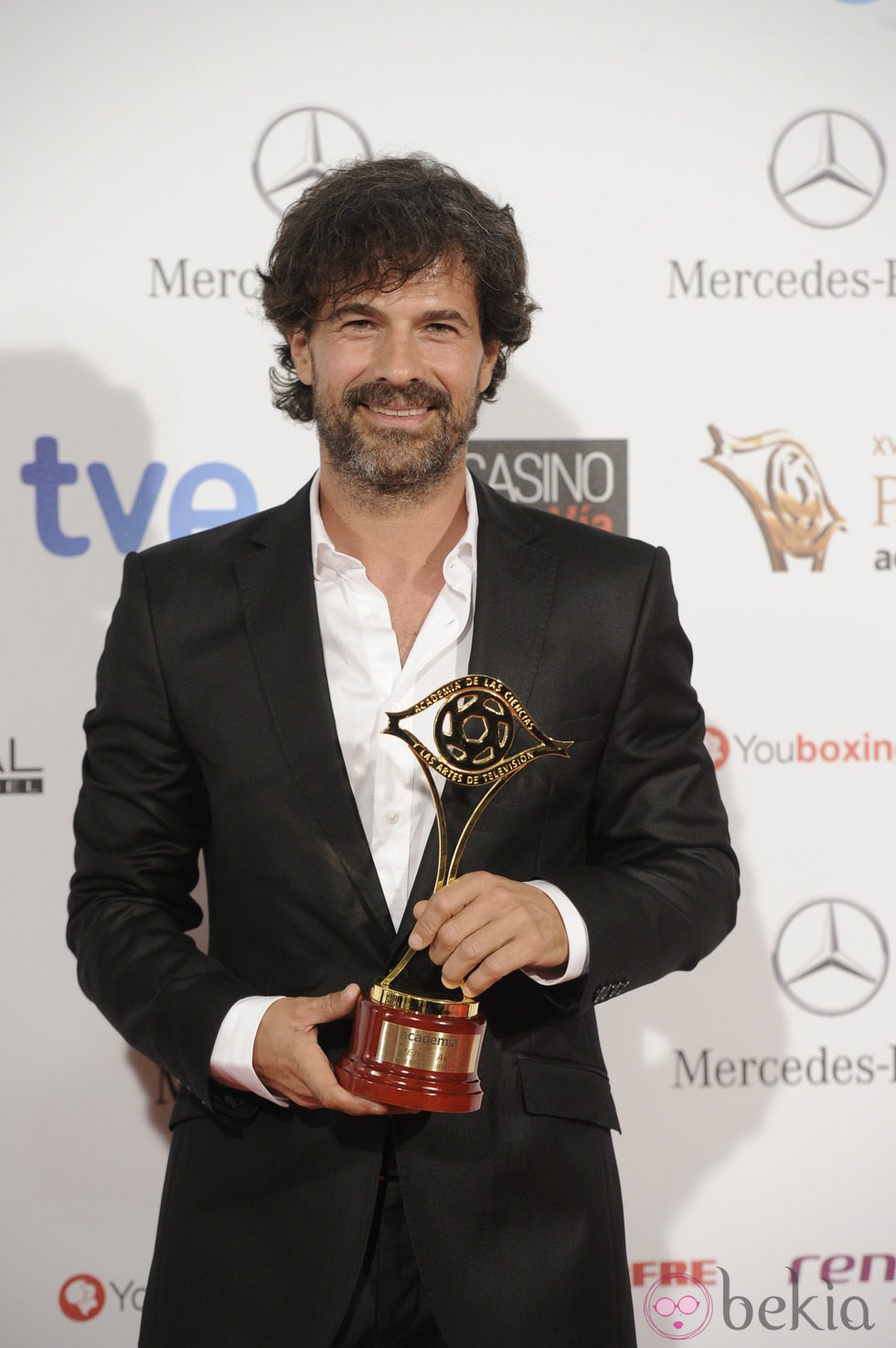 Rodolfo Sancho en la entrega de los Premios Iris 2014 con su galardón a Mejor Actor