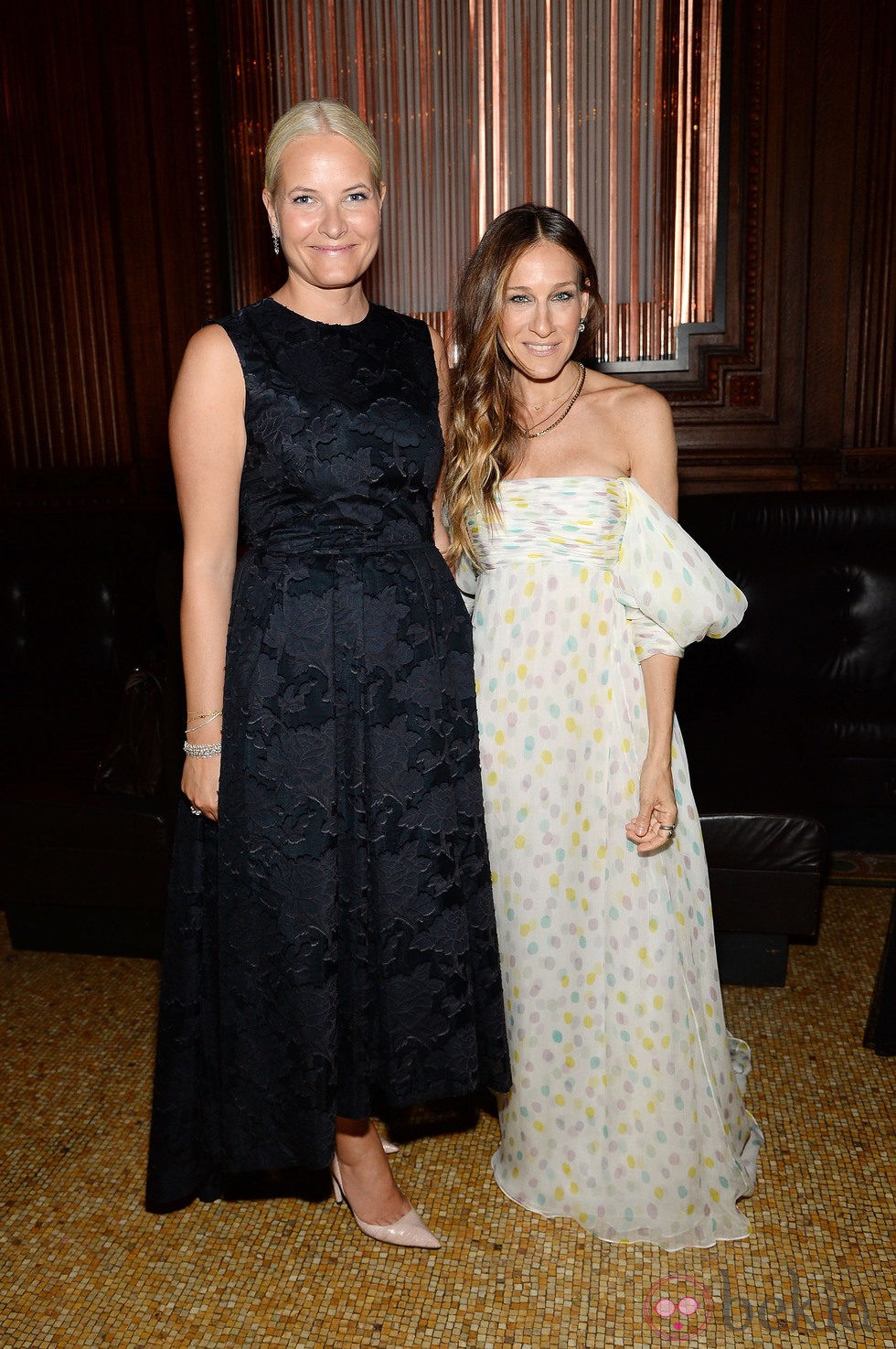 La Princesa Mette-Marit de Noruega y Sarah Jessica Parker en la Inspiration Gala 2014 de amfAR