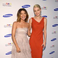 Jessica Szohr y Jessica Stam en la gala solidaria a favor de la Infancia 2014