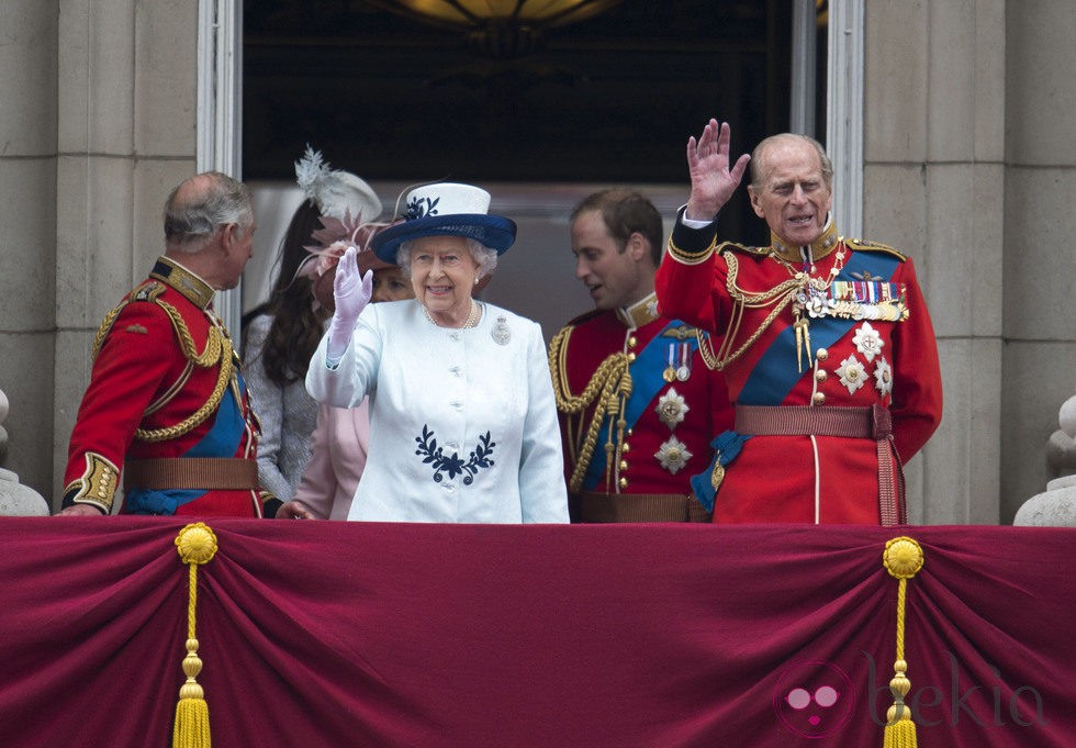 La Reina Isabel y el Duque de Edimburgo en Trooping the Colour 2014