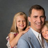 Retrato Inédito de la Infanta Leonor y la Infanta Sofía con el Príncipe Felipe