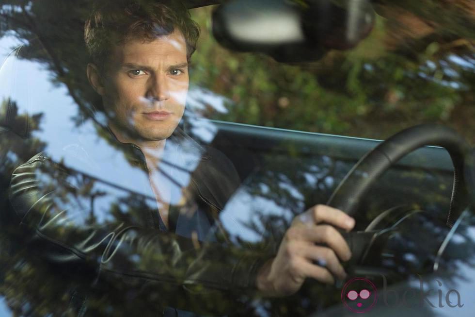 Primera imagen oficial de Jamie Dornan convertido en Christian Grey