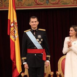 El Rey Felipe VI y la Reina Letizia tras el primer discurso como Rey de España