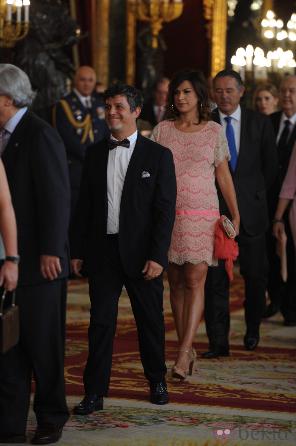 Alejandro Sanz y Raquel Perera en la primera recepción de los Reyes Felipe y Letizia