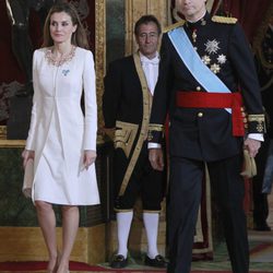 Don Felipe y Doña Letizia llegando a su primera recepción como Reyes de España