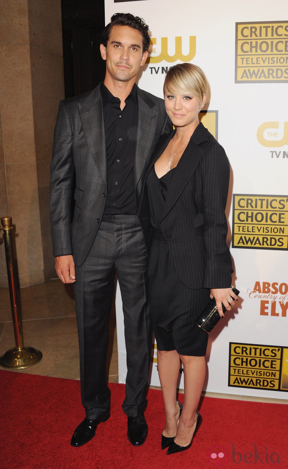 Kaley Cuoco y Ryan Sweeting en los Critics' Choice Television Awards 2014