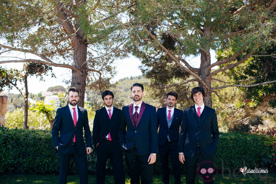 Marc Amigó con sus invitados en su boda con María Lapiedra