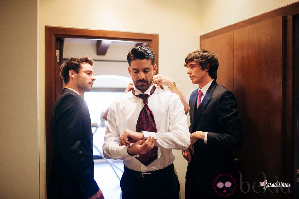 Marc Amigó con sus invitados antes de su boda con María Lapiedra