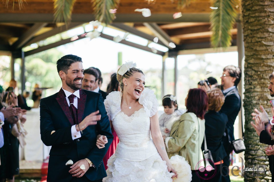 Marc Amigó y María Lapiedra, muy sonrientes tras su boda