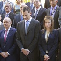 El Rey Felipe VI y la Reina Letizia cabizbajos en su primer acto tras la proclamación