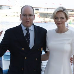 Príncipe Alberto II de Mónaco y Princesa Charlene de Mónaco en la inauguración del Club Náutico en Monte-Carlo.