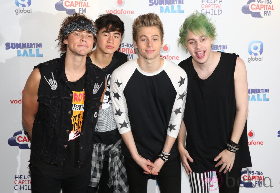 5 Seconds of Summer en el Summertime Ball 2014