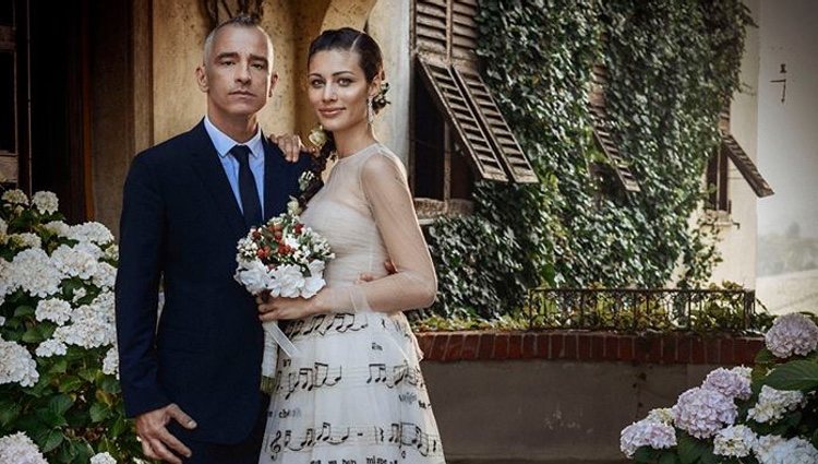 Eros Ramazzotti y Marica Pellegrinelli el día de su boda en el Piamonte italiano