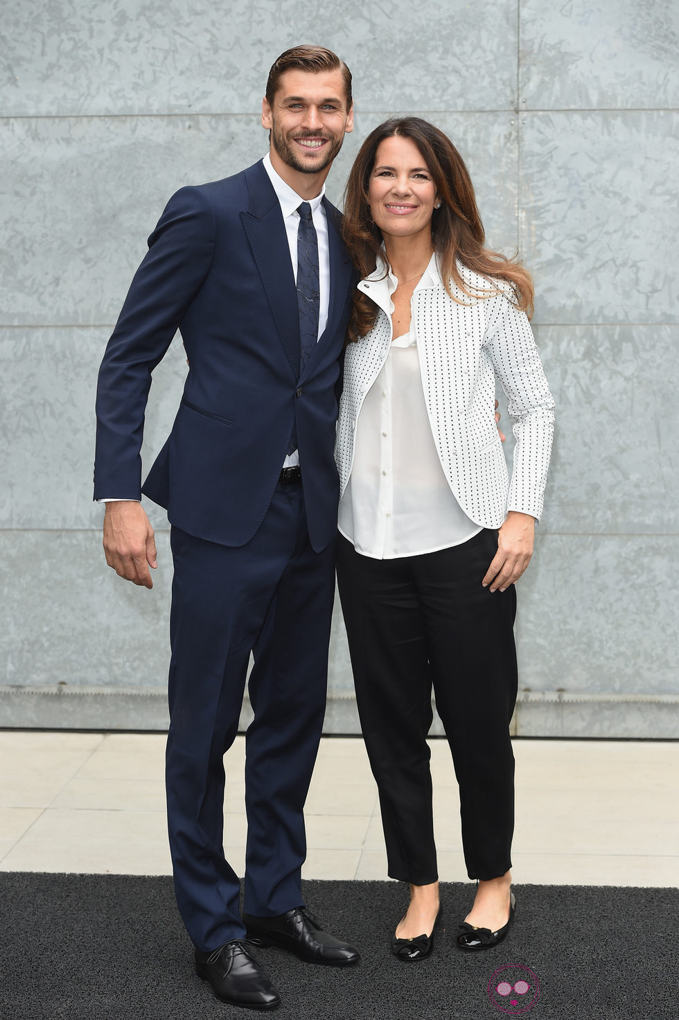 Fernando Llorente y Roberta Armani en el desfile primavera/verano 2015 de Emporio Armani en Milán