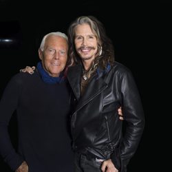 Giorgio Armani y Steven Tyler en el desfile primavera/verano 2015 de Emporio Armani en Milán