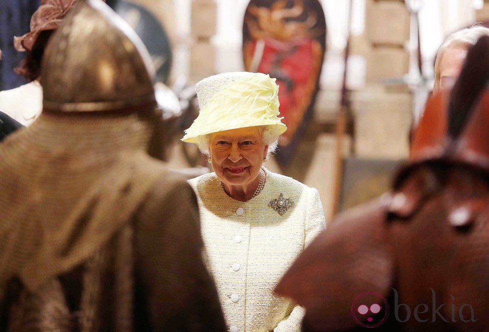 La Reina Isabel parte del vestuario en el set de 'Juego de Tronos'