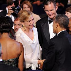 Los Duques de Palma saludan a Barack y Michelle Obama en una gala en Washington