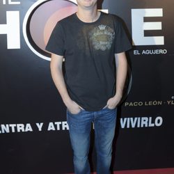 Gorka Otxoa acude a la presentación de la obra de teatro 'The Hole'