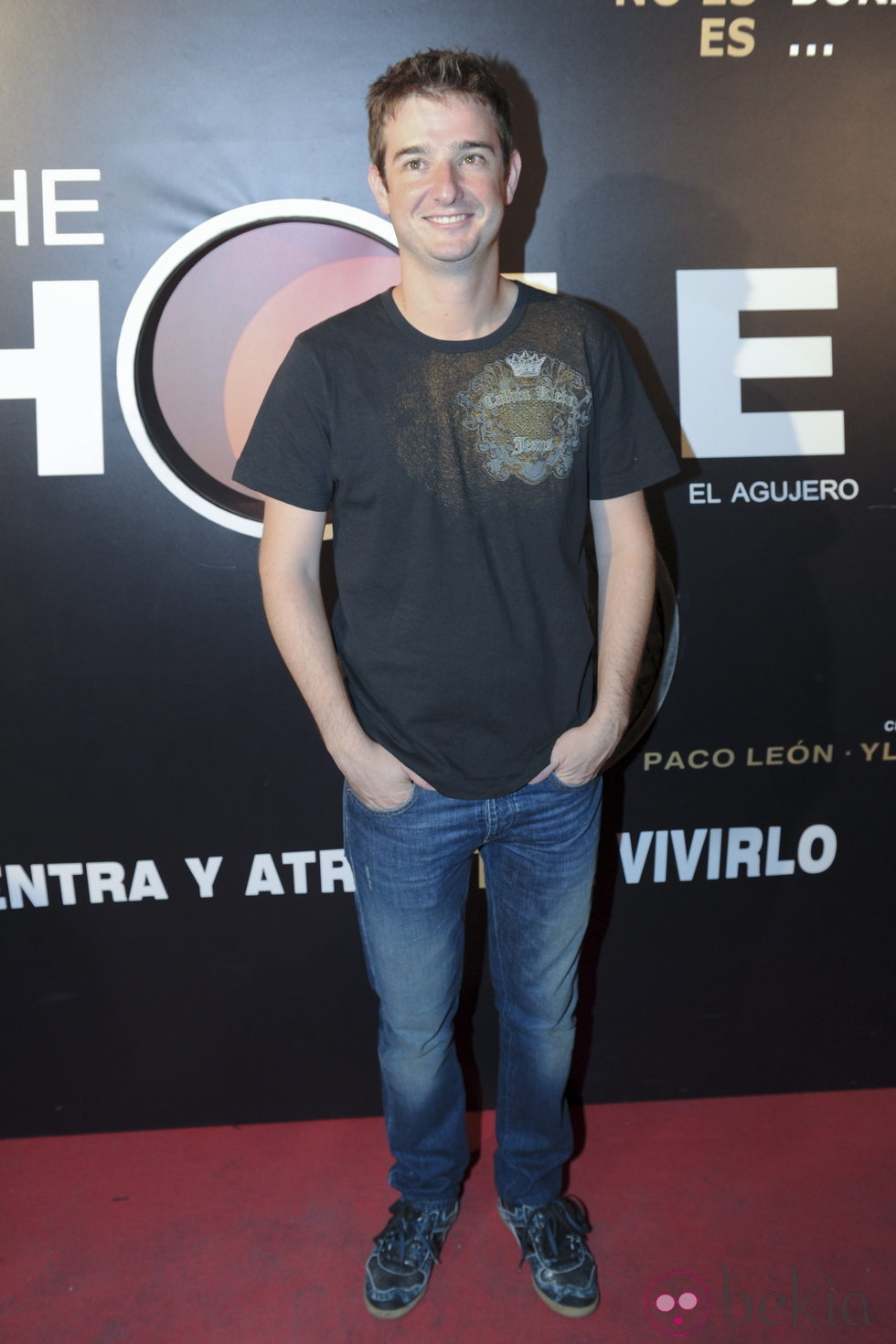 Gorka Otxoa acude a la presentación de la obra de teatro 'The Hole'