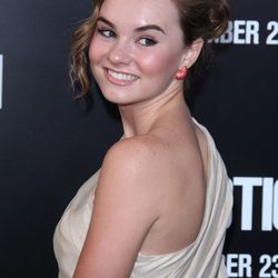 La actriz Madeline Carroll en el estreno de 'Abduction' en los Ángeles