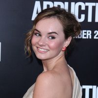 La actriz Madeline Carroll en el estreno de 'Abduction' en los Ángeles