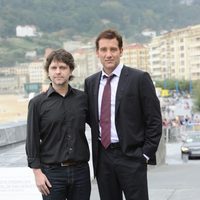 Clive Owen y Juan Carlos Fresnadillo presentan 'Intrusos' en el Festival de San Sebastián 2011