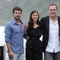 Los protagonistas de 'No habrá paz para los malvados' en el Festival de San Sebastián