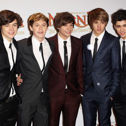 One Direction en la première de 'Las Crónicas de Narnia'