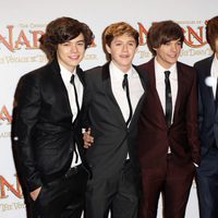 One Direction en la première de 'Las Crónicas de Narnia'