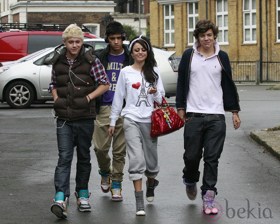 Niall Horan, Zayn Malik, Cher Lloyd y Harry Styles en Londres