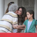 La Infanta Pilar y Mar Saura se saludan junto a Victoria Federica en el Concurso de Saltos