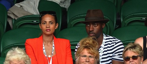 Alesha Dixon con su pareja Azuka Ononye en Wimbledon 2014