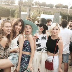 Manuela Vellés, Leticia Dolera, Miranda Makaroff, Natalia Ferviu y Miriam Giovanelli en la pool-party de Pull&Bear