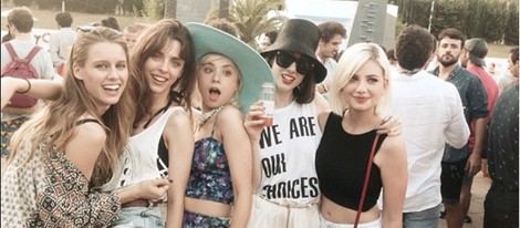 Manuela Vellés, Leticia Dolera, Miranda Makaroff, Natalia Ferviu y Miriam Giovanelli en la pool-party de Pull&Bear