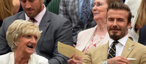 David Beckham y su madre Sandra en un partido de Rafa Nadal en Wimbledon 2014