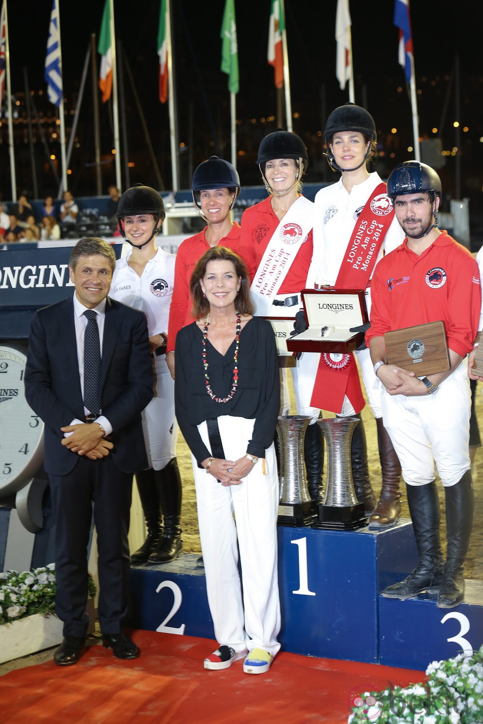 Carlota Casiraghi y la Princesa Carolina de Mónaco en la entrega de Premios del Concurso Internacional de Saltos de Montecarlo