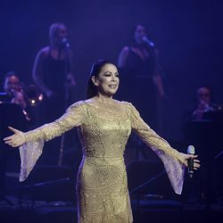 Isabel Pantoja en un concierto en Valladolid tras conocer que no irá a la cárcel