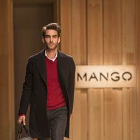 Jon Kortajarena en el desfile de Mango 080 Barcelona Fashion otoño/invierno 2014