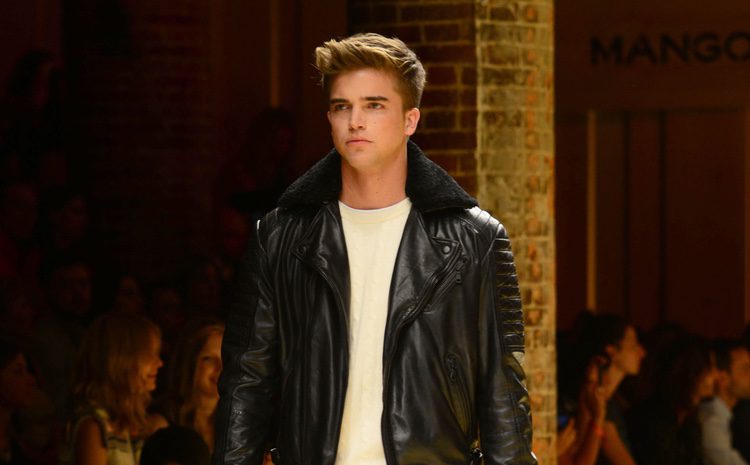 River Viiperi en el desfile de Mango en la 080 Barcelona Fashion otoño/invierno 2014