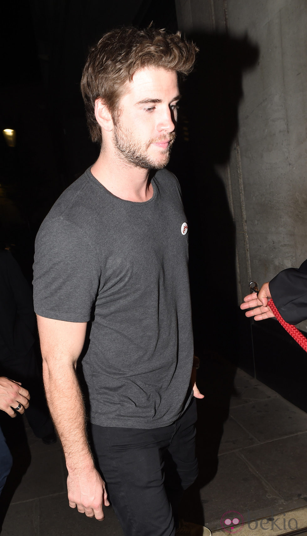 Liam Hemsworth en la fiesta postconcierto de Coldplay en Londres