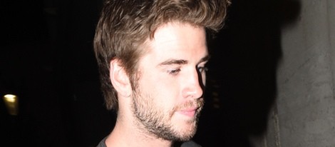 Liam Hemsworth en la fiesta postconcierto de Coldplay en Londres