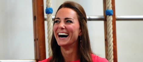 Kate Middleton riendo a mandíbula batiente en un acto oficial