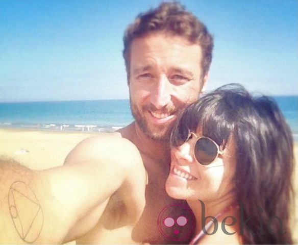 Raquel del Rosario y Pedro Castro en la playa de Maspalomas