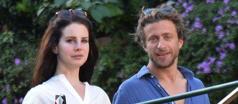 Lana del Rey y Francesco Carrozzini pasean por Portofino 