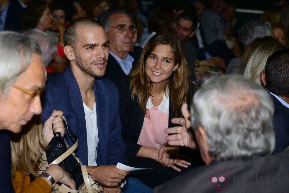 Marc Clotet y Natalia Sánchez, muy sonrientes en el concierto de Kevin Costner en Barcelona