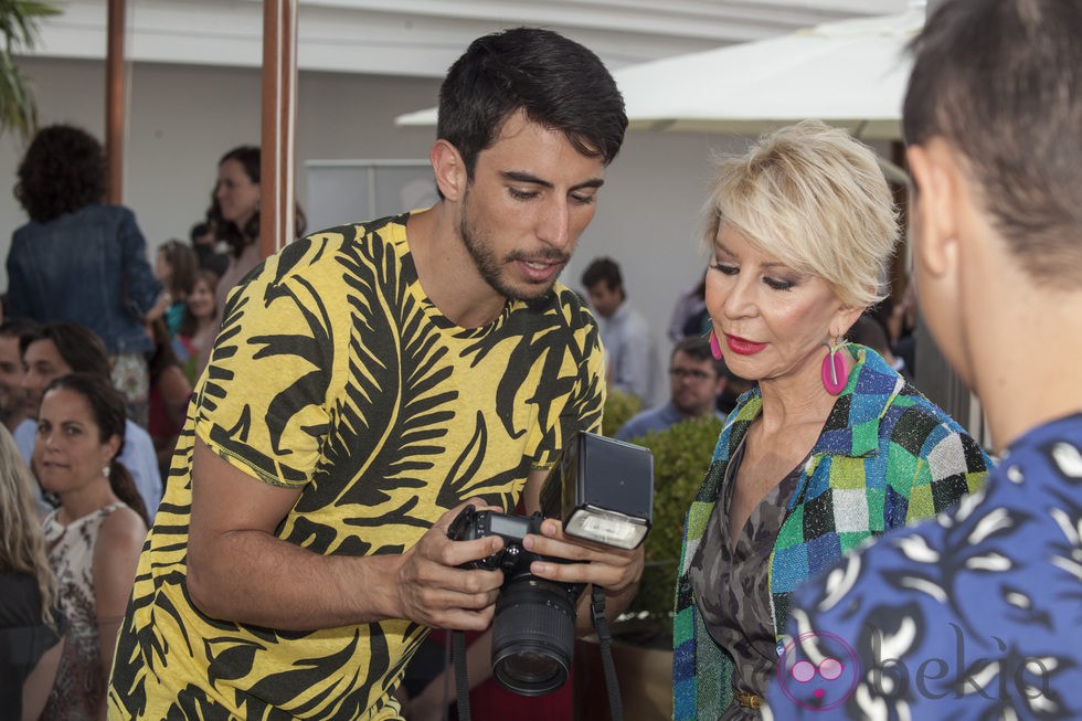 El DJ Pepino Marino y Karmele Marchante en la presentación de la primera novela de Nacho Montes