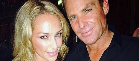 Shane Warne y Emily Scott en Londres